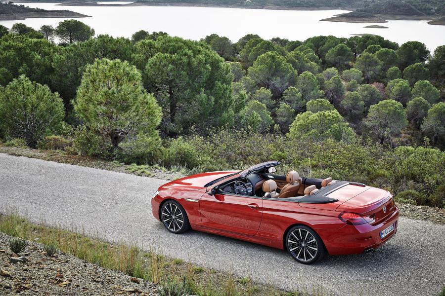  BMW 650i Convertible 2015 года  (фото 17 из 49)